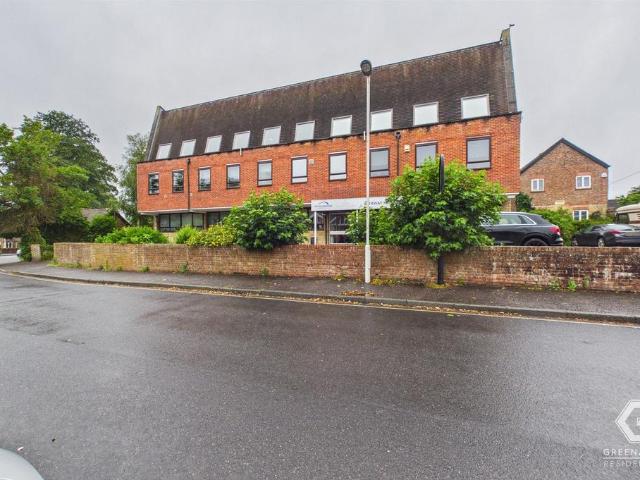 House for rent in Perryfields, West Sussex
