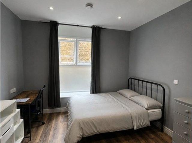 Studio for rent in Highfields, Huddersfield