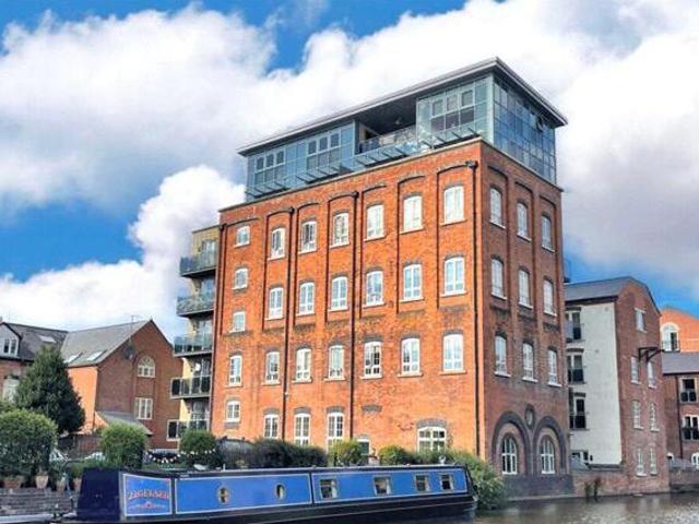House for sale in Diglis, Worcestershire