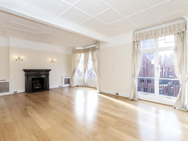 Apartment for rent in Marylebone, Greater London