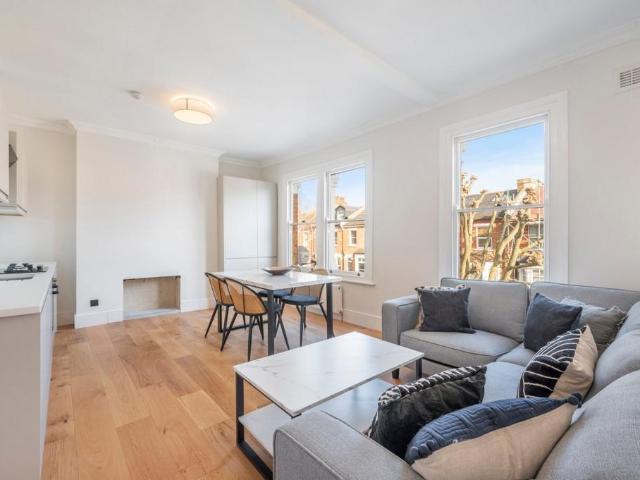 Apartment for rent in Kensal Town, Greater London