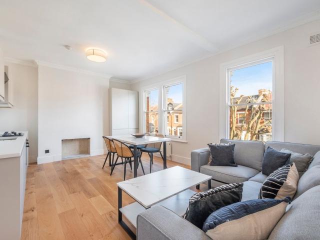 Apartment for rent in Kensal Town, Greater London