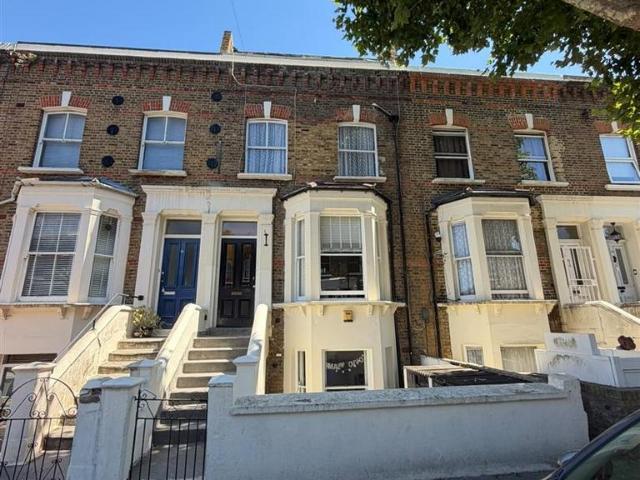 Apartment for rent in Kensal Town, Greater London