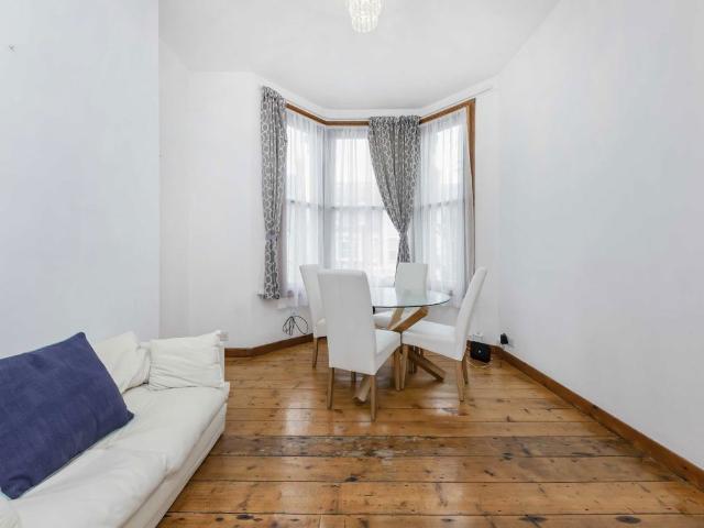 Apartment for rent in Kensal Town, Greater London