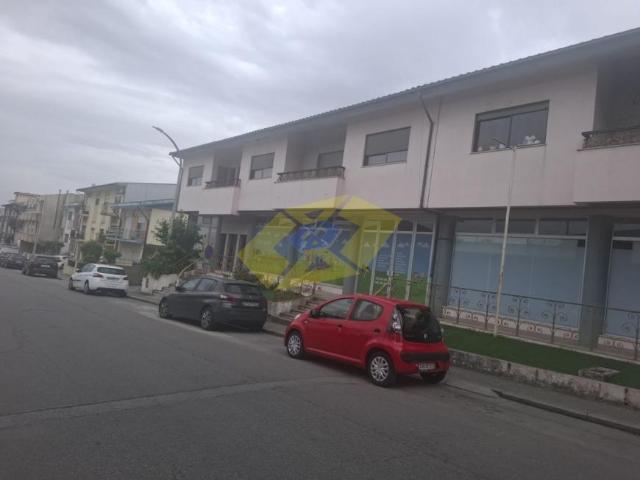 Escritório alugar em Felgueiras, Porto