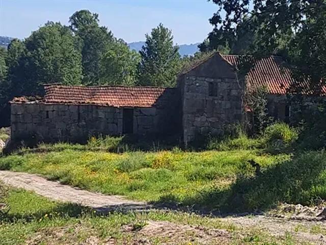 Terreno venda em Várzea do Douro, Várzea