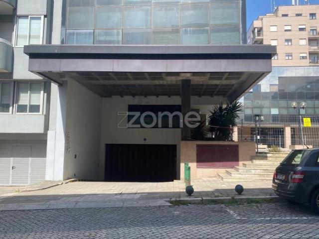 Garagem alugar em Porto