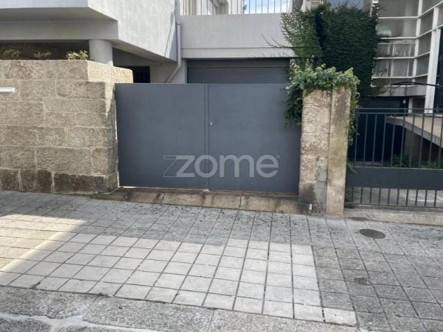 Garagem alugar em Porto