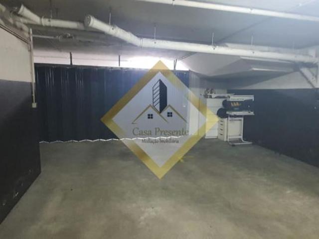 Garagem venda em Vila Nova De Gaia, Porto