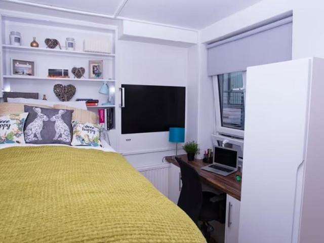 Apartment for rent in North Kensington, Greater London