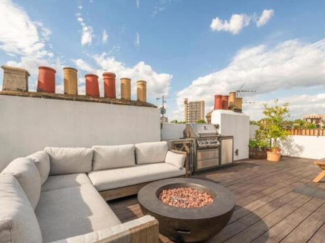 House for sale in Lyons, Greater London