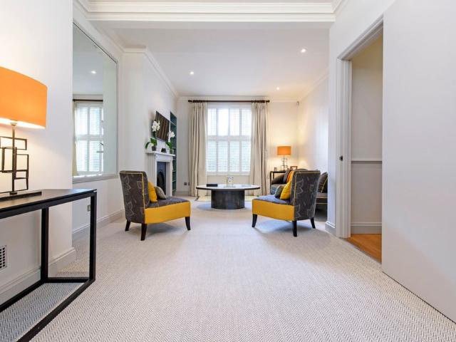 House for rent in Royal Borough of Kensington and Chelsea, Greater London