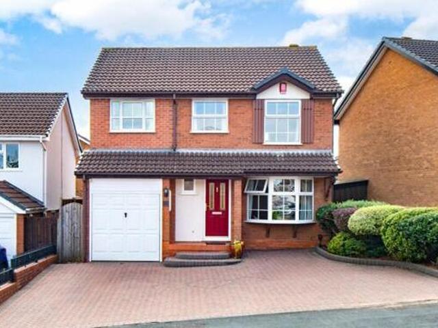House for sale in Halesowen, West Midlands