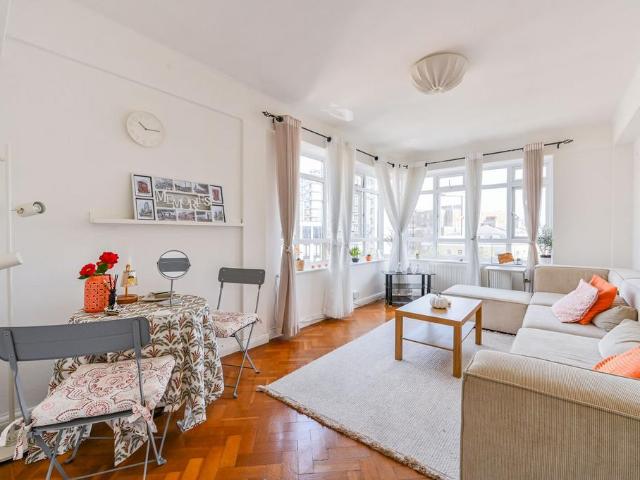 Apartment for rent in Paddington, Greater London