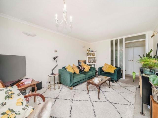 Apartment for rent in Surbiton, Greater London