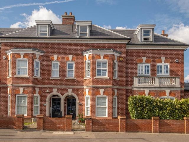 House for rent in Blackhills, Surrey