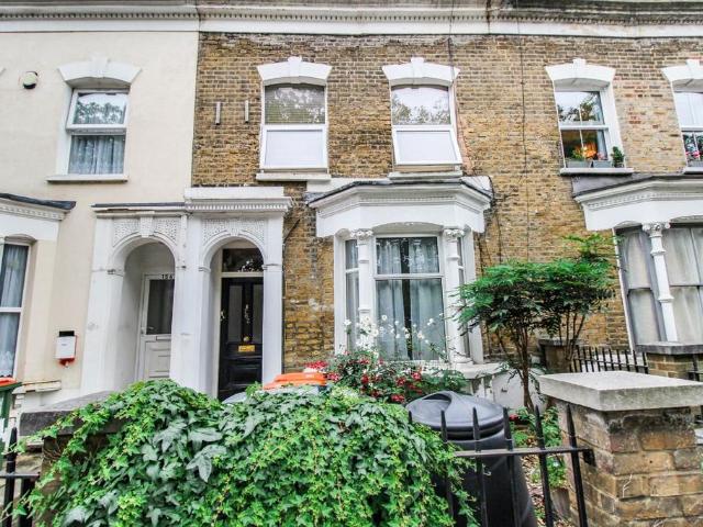 Apartment for rent in London Borough of Newham, Greater London