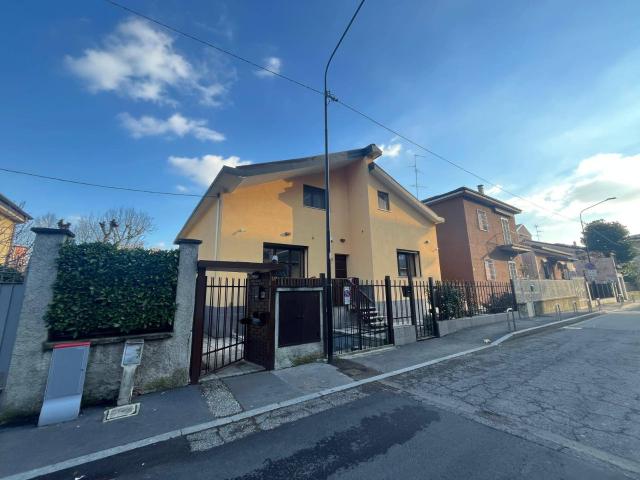 Villa Indipendente in vendita a Zona Omogenea Milano Nord, Cinisello Balsamo