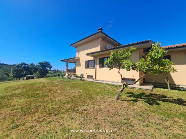 Villa Indipendente in vendita a Vejano, Lazio