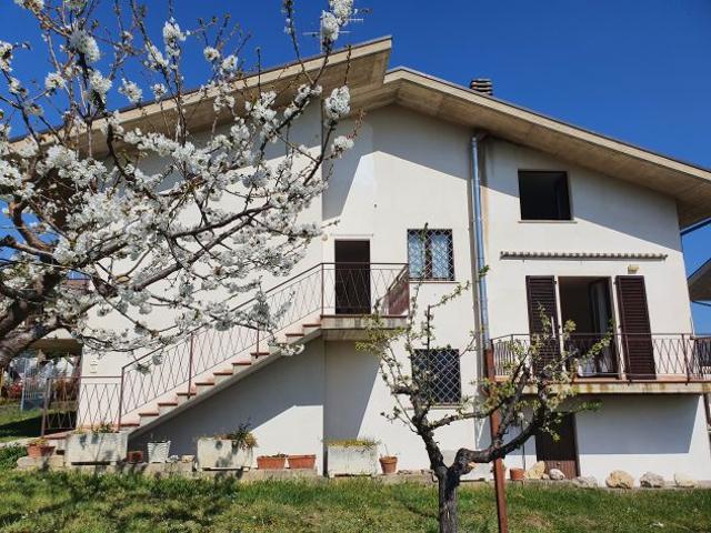 Villa Indipendente in vendita a Civitella Casanova, Abruzzo