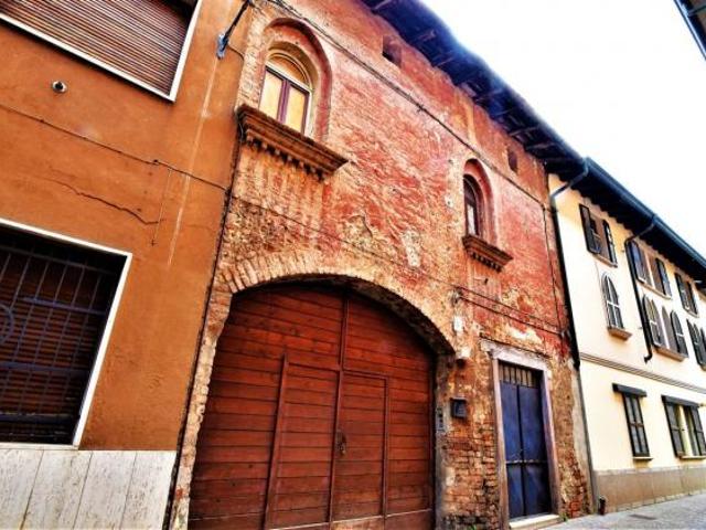 Palazzo in vendita a Caravaggio, Lombardia