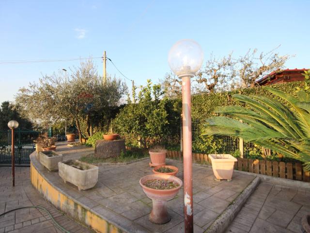 Villa Indipendente in affitto a Primavera, Roma Capitale