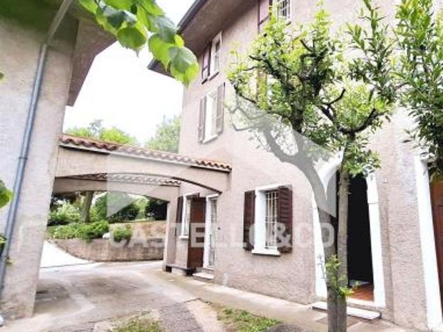 Villa Indipendente in vendita a Desenzano Del Garda, Lombardia