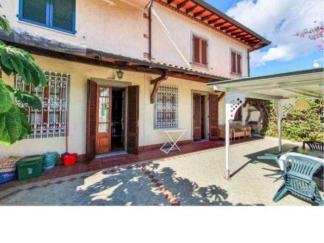 Villa Indipendente in affitto a Camaiore, Toscana