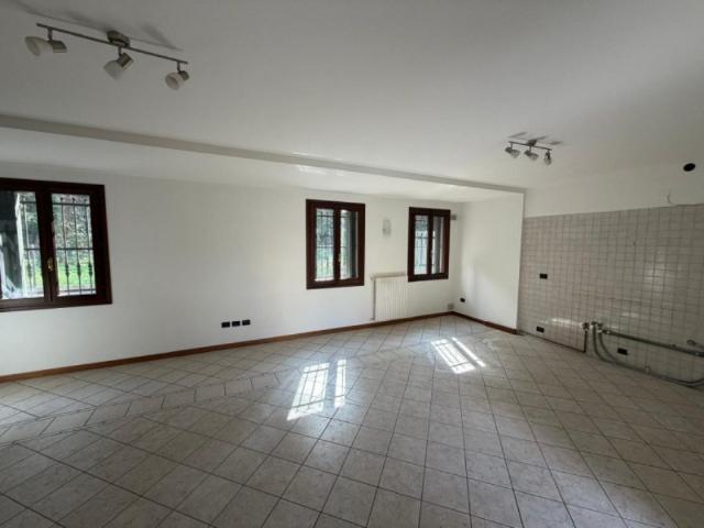 Villa Indipendente in affitto a Noventa Padovana, Veneto