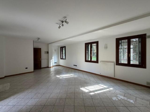 Villa Indipendente in affitto a Noventa Padovana, Veneto
