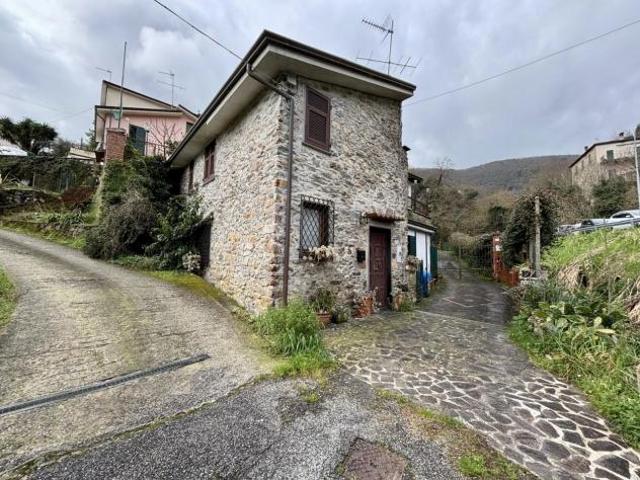 Villa Indipendente in vendita a Ameglia, Liguria