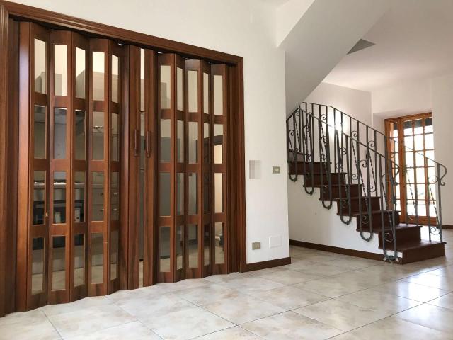 Villa Indipendente in vendita a Ancona