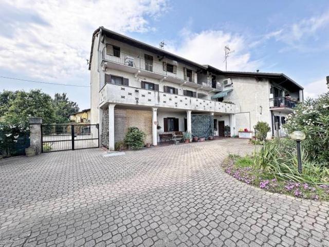 Villa Indipendente in vendita a Bellinzago Novarese, Novara