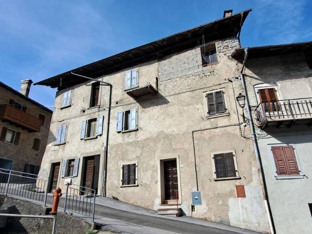 Villa Indipendente in vendita a Comunità delle Giudicarie, Lardaro