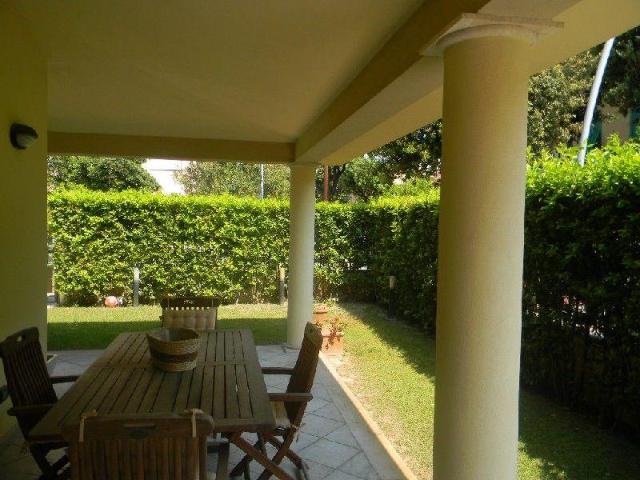 Villa Indipendente in vendita a Camaiore, Toscana