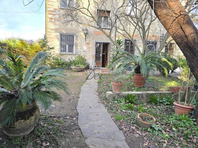 Villa Indipendente in vendita a Zone, Capannori