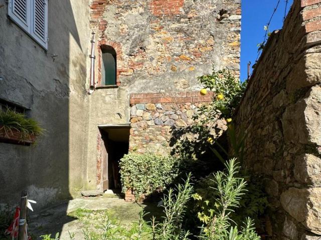 Villa Indipendente in vendita a Castelvecchio di Compito, Capannori