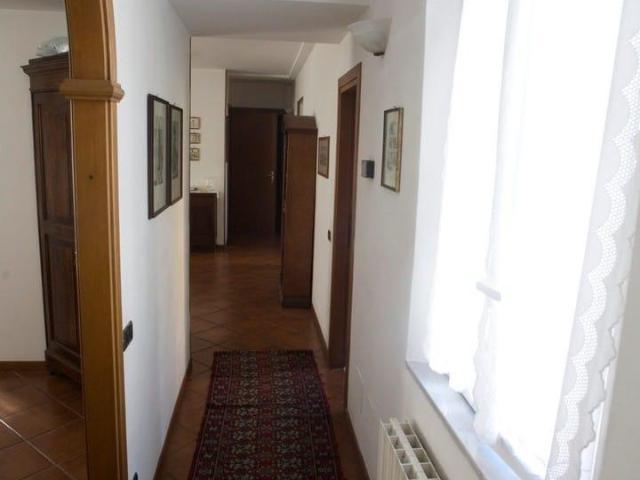 Villa Indipendente in vendita a Pontecimato, Carrara