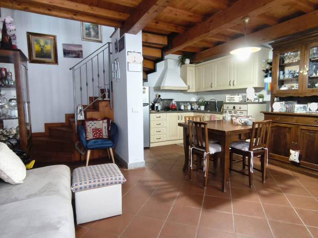 Villa Indipendente in vendita a Carrara, Toscana