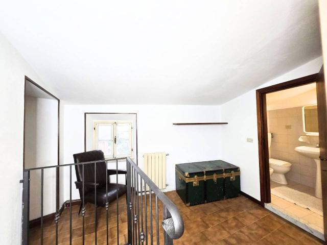 Villa Indipendente in vendita a La Prada, Carrara