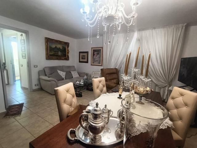 Villa Indipendente in vendita a Carrara, Toscana