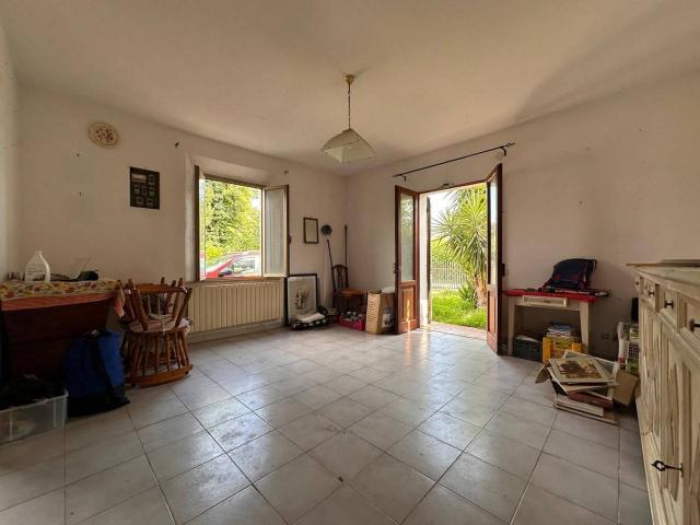 Villa Indipendente in vendita a San Benedetto, Cascina
