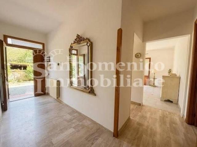 Villa Indipendente in vendita a San Frediano a Settimo, Cascina