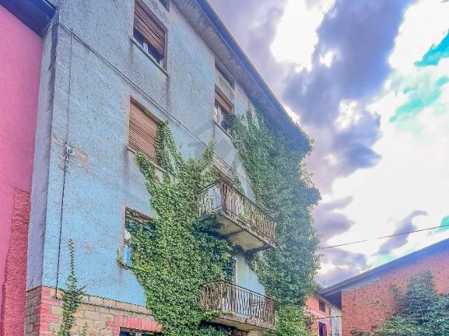 Villa Indipendente in vendita a Appennino Reggiano, Re