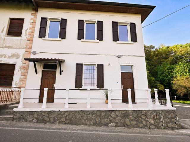 Villa Indipendente in vendita a Cornate D'adda, Lombardia