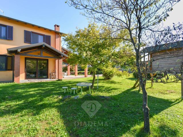 Villa Indipendente in vendita a Dobbiate, Daverio