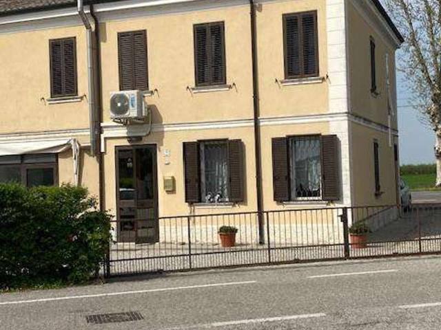 Villa Indipendente in vendita a Ferrara, Reggio Emilia