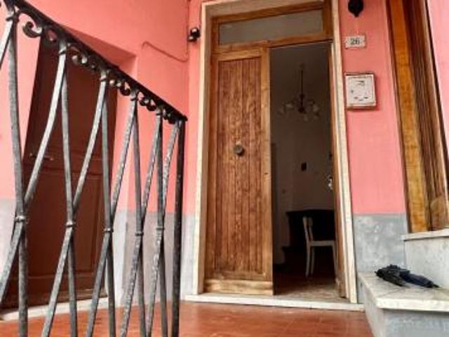 Appartamento in vendita a Follo, Liguria