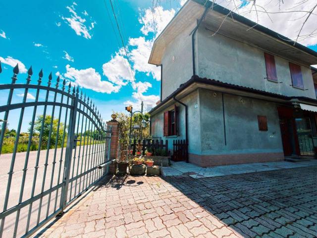 Villa Indipendente in vendita a Unione di Comuni della Romagna Forlivese, Quattro