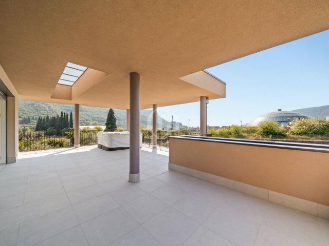 Villa Indipendente in vendita a Garda, Veneto